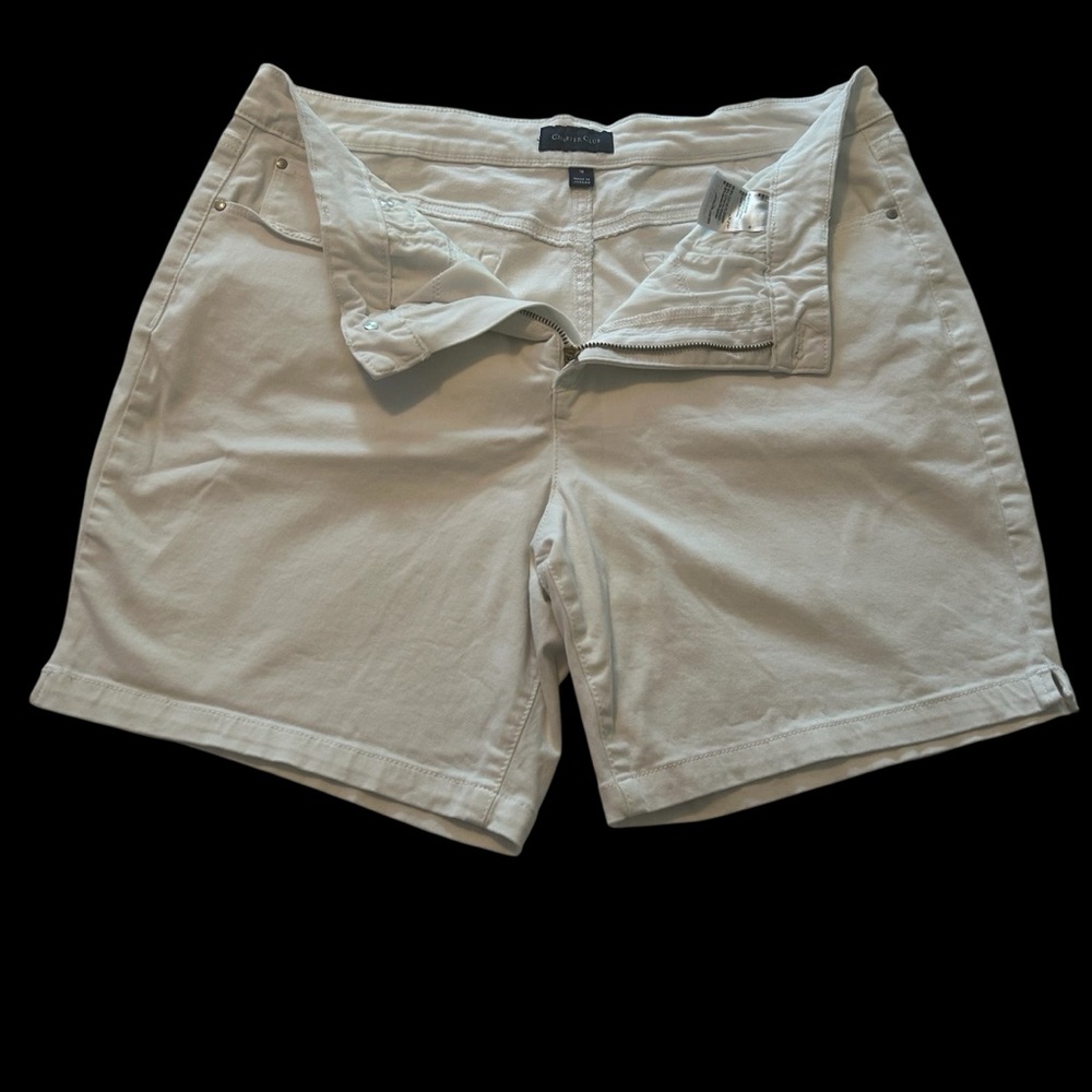 Charter Club White Women's 5 Pocket Classic Jean Shorts
Size 16